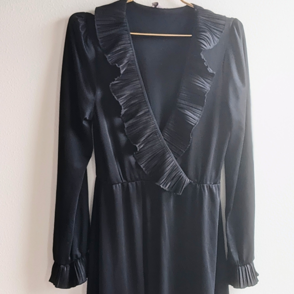 Super cute vintage style Flowy 70s style midi dress size 12 h&m